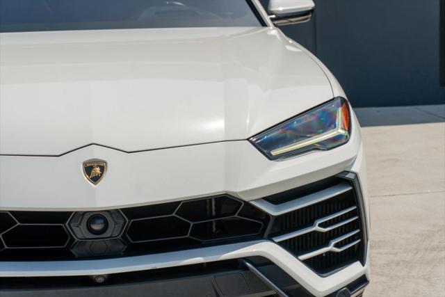 2020 Lamborghini Urus Base