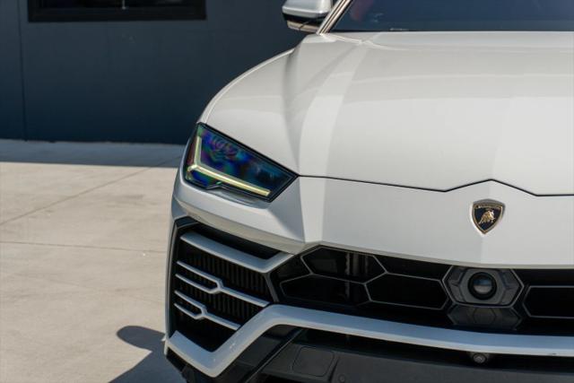 2020 Lamborghini Urus Base