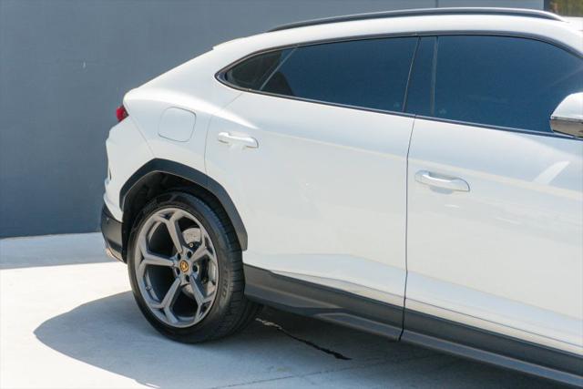 2020 Lamborghini Urus Base