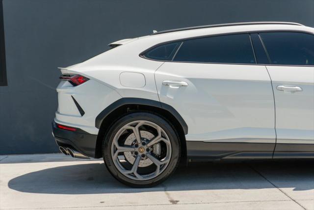 2020 Lamborghini Urus Base