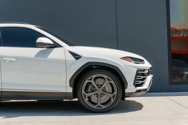 2020 Lamborghini Urus Base