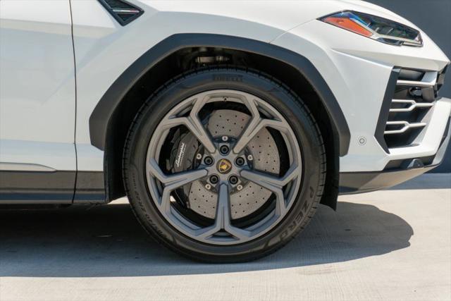 2020 Lamborghini Urus Base