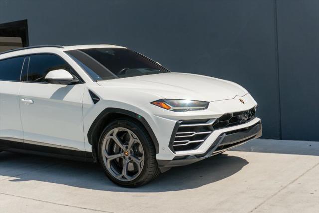 2020 Lamborghini Urus Base