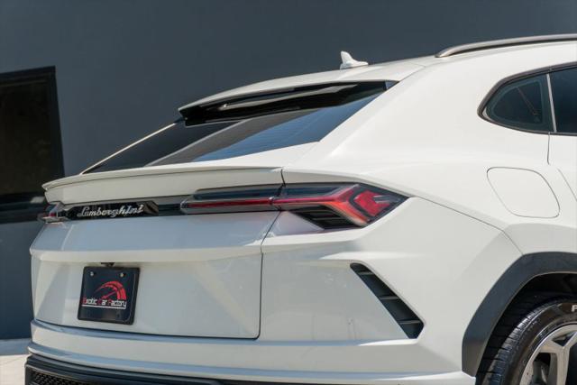 2020 Lamborghini Urus Base