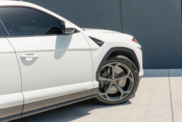 2020 Lamborghini Urus Base