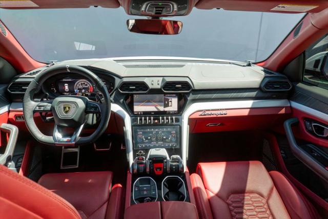 2020 Lamborghini Urus Base