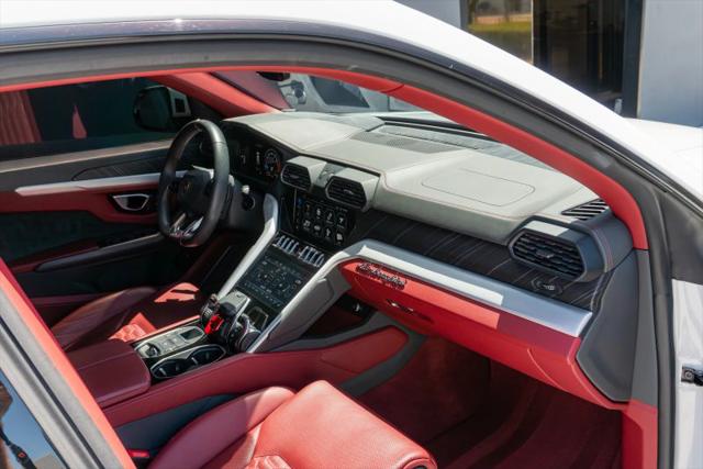 2020 Lamborghini Urus Base