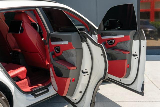 2020 Lamborghini Urus Base