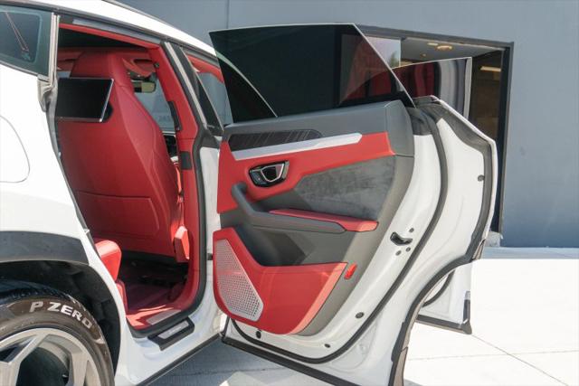 2020 Lamborghini Urus Base