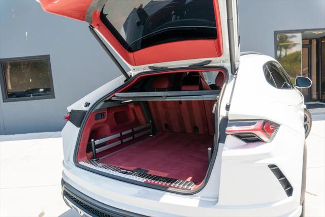 2020 Lamborghini Urus Base