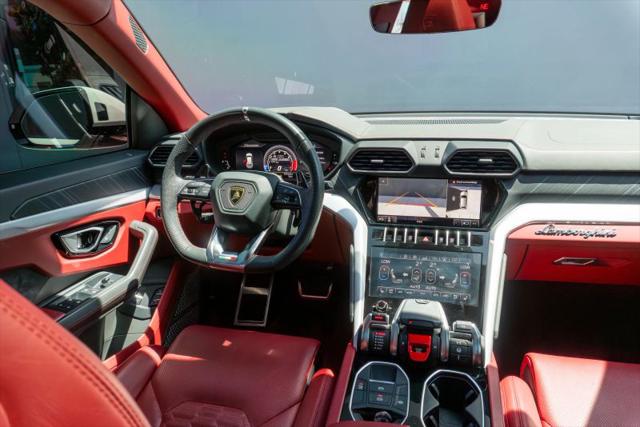 2020 Lamborghini Urus Base