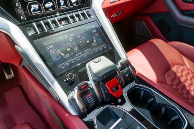2020 Lamborghini Urus Base