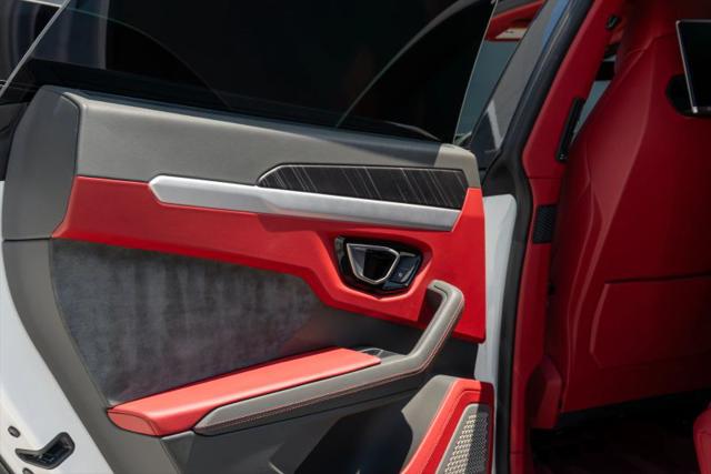 2020 Lamborghini Urus Base