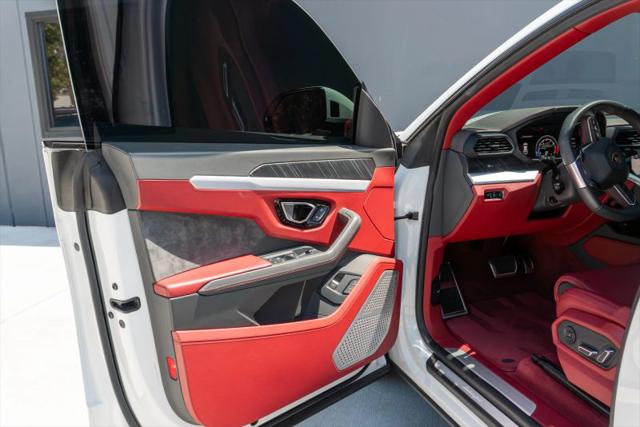 2020 Lamborghini Urus Base