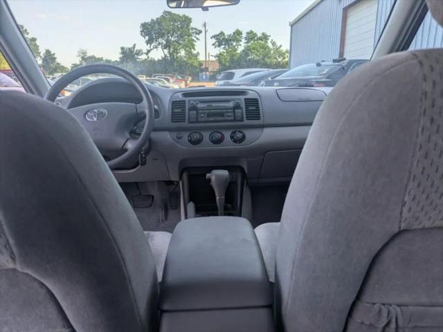 2004 Toyota Camry LE