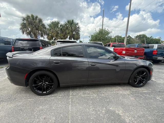 2017 Dodge Charger SE RWD