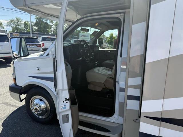 2014 Chevrolet Express Cutaway 4500