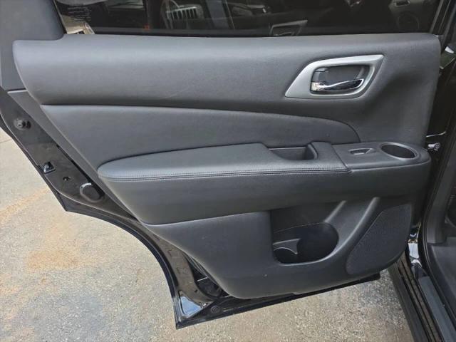 2018 Nissan Pathfinder SV