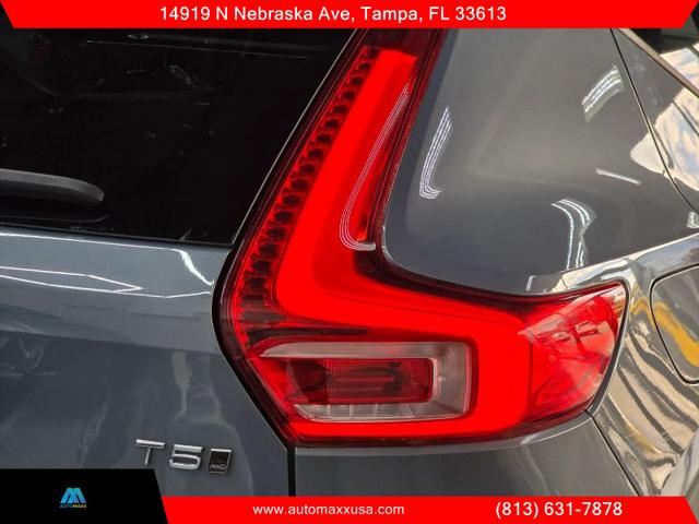 2021 Volvo XC40 T5 Momentum