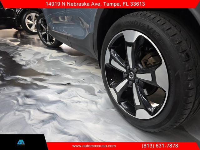 2021 Volvo XC40 T5 Momentum