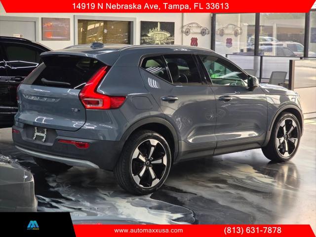 2021 Volvo XC40 T5 Momentum