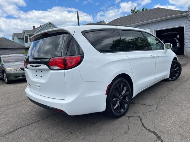 2018 Chrysler Pacifica Touring L Plus