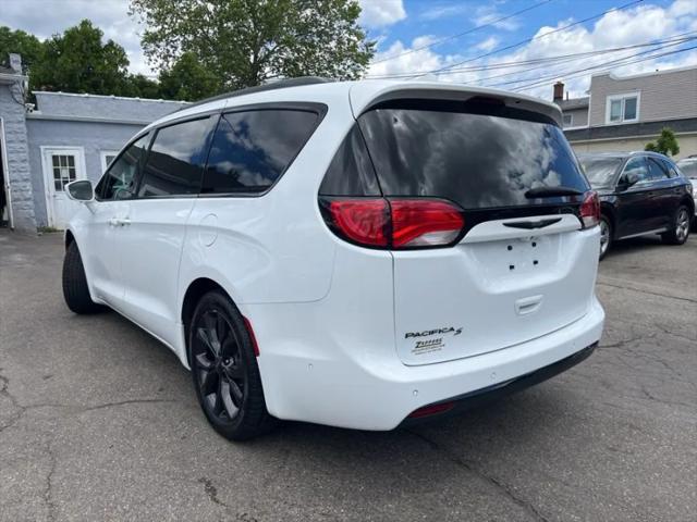 2018 Chrysler Pacifica Touring L Plus