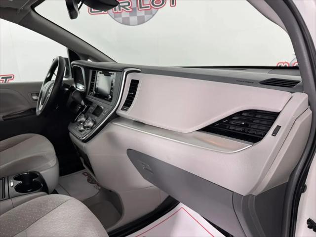 2019 Toyota Sienna LE 7 Passenger