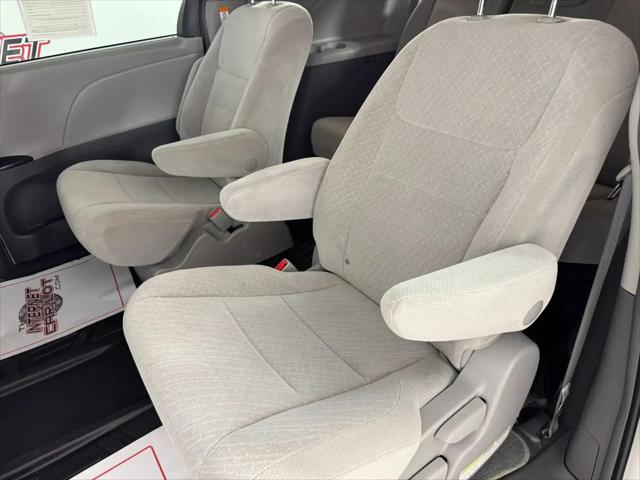 2019 Toyota Sienna LE 7 Passenger