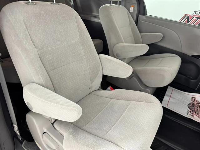 2019 Toyota Sienna LE 7 Passenger