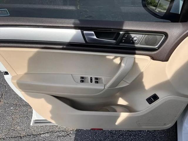 2012 Volkswagen Touareg TDI Sport