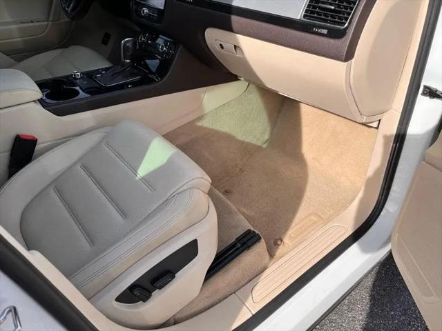 2012 Volkswagen Touareg TDI Sport