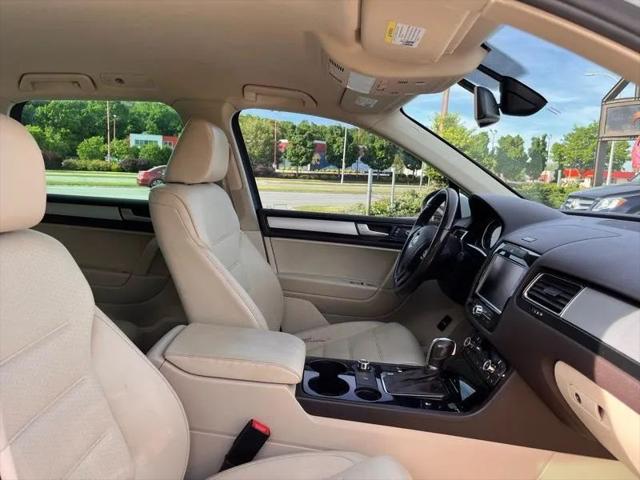 2012 Volkswagen Touareg TDI Sport