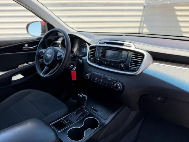 2016 Kia Sorento 3.3L LX