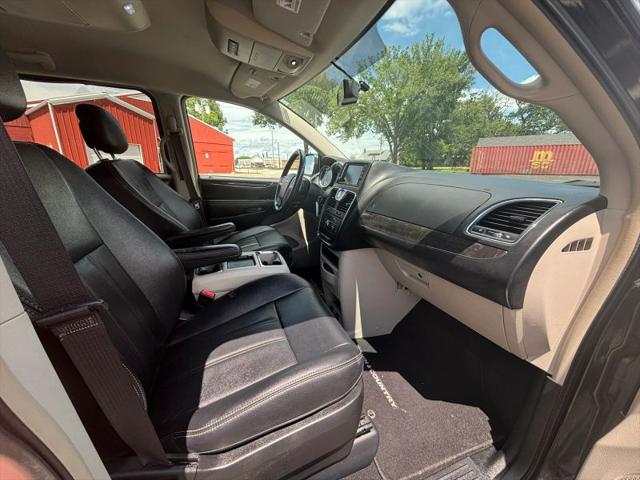 2015 Chrysler Town & Country Touring