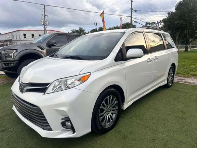 2018 Toyota Sienna XLE 8 Passenger