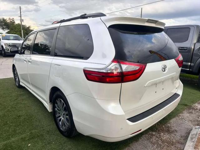 2018 Toyota Sienna XLE 8 Passenger