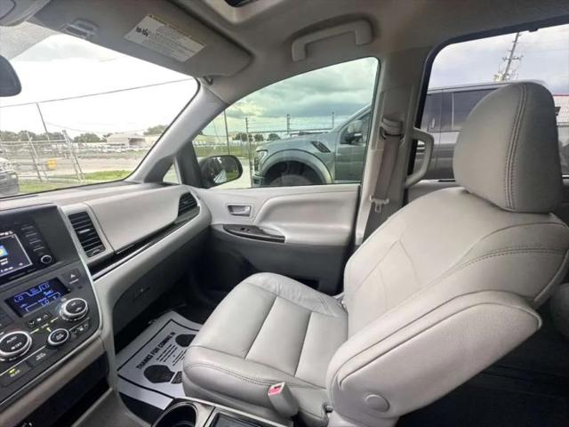 2018 Toyota Sienna XLE 8 Passenger