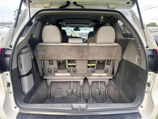 2018 Toyota Sienna XLE 8 Passenger