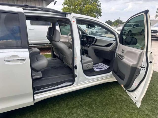 2018 Toyota Sienna XLE 8 Passenger