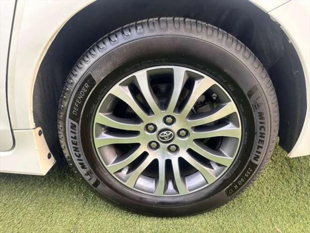 2018 Toyota Sienna XLE 8 Passenger
