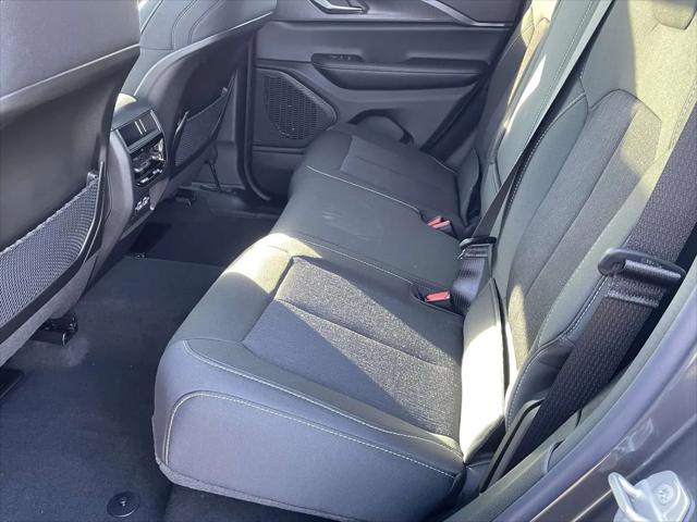2026 Jeep Grand Cherokee Altitude 4x2