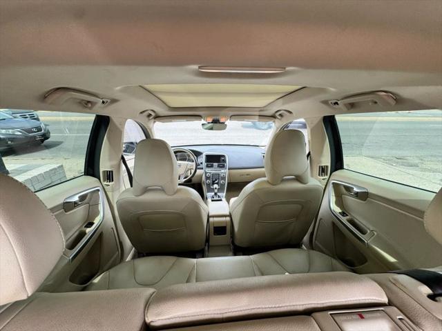 2016 Volvo XC60 T5 Drive-E Premier
