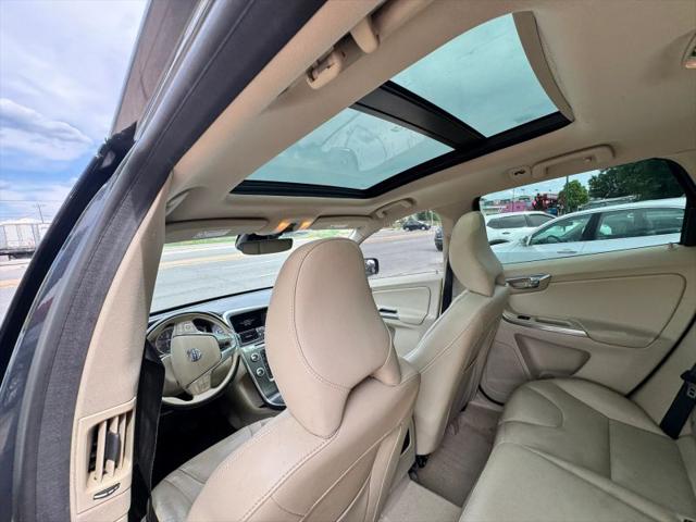 2016 Volvo XC60 T5 Drive-E Premier