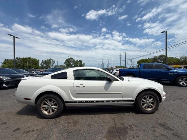 2008 Ford Mustang V6 Deluxe