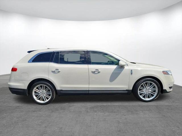 2019 Lincoln MKT Reserve
