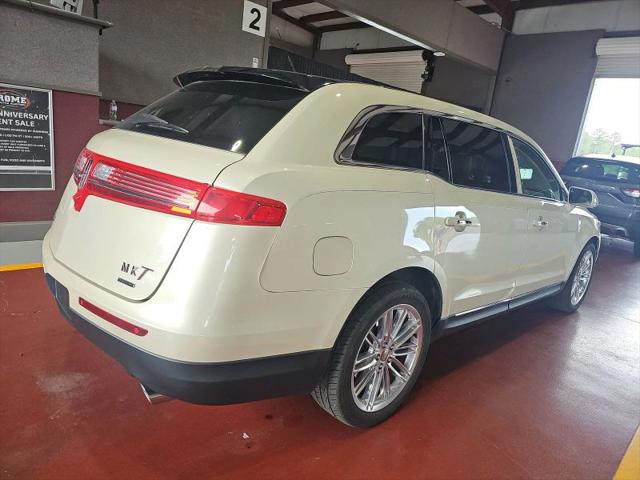 2016 Lincoln MKT EcoBoost