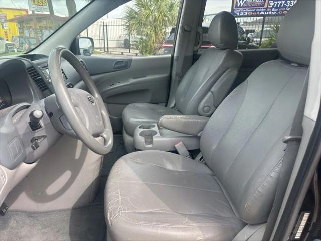 2010 Kia Sedona LX