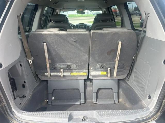 2010 Kia Sedona LX