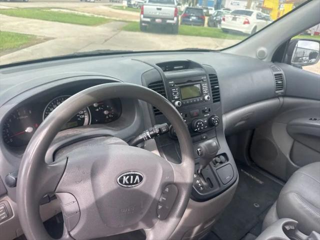 2010 Kia Sedona LX
